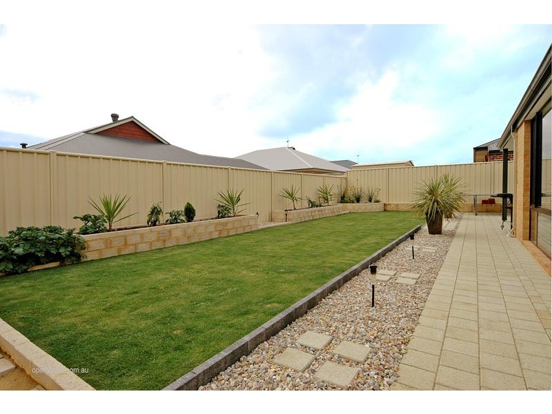 7 Coolidge Gardens, Tapping WA 6065