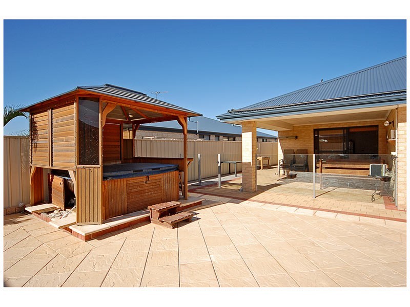 43 Tandara Fairway, Tapping WA 6065