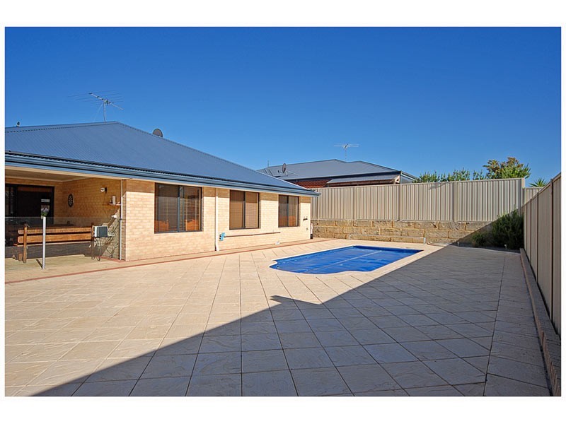 43 Tandara Fairway, Tapping WA 6065