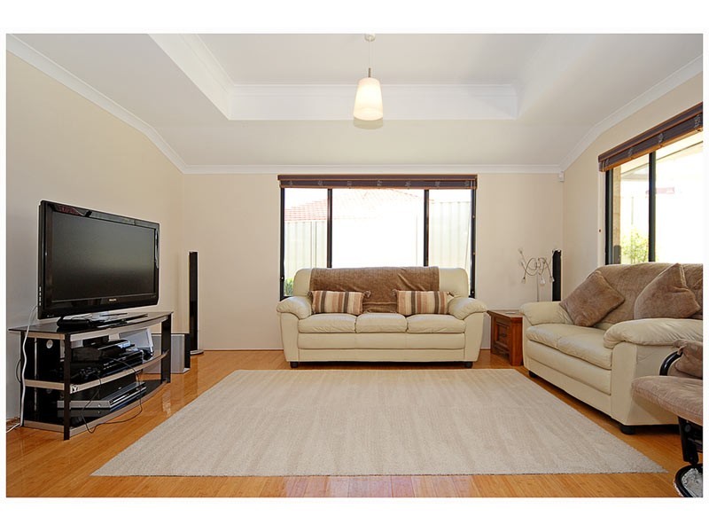 49 Innesvale Way, Carramar WA 6031