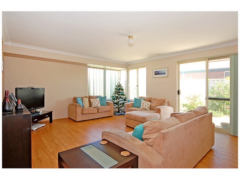 8 Grecian Lane, Currambine WA 6028