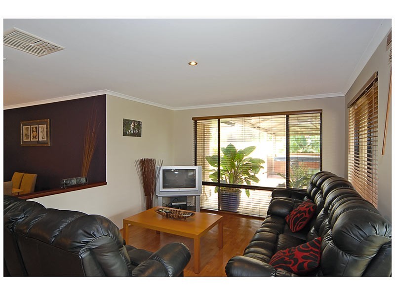 23 Sandilands Circuit, Tapping WA 6065