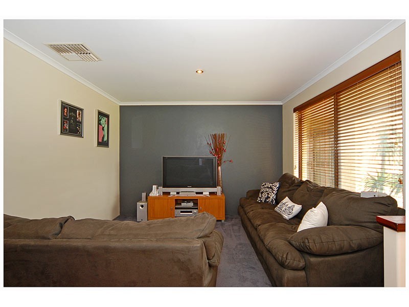 23 Sandilands Circuit, Tapping WA 6065