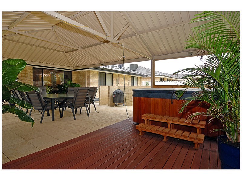 23 Sandilands Circuit, Tapping WA 6065