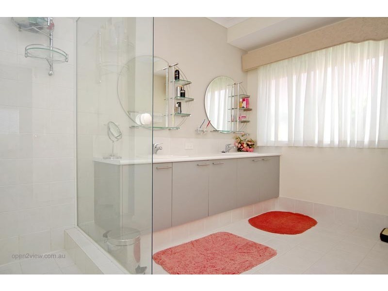 94 Golf Links Drive, Carramar WA 6031