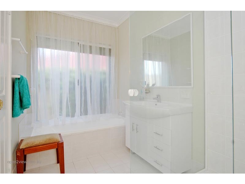 94 Golf Links Drive, Carramar WA 6031