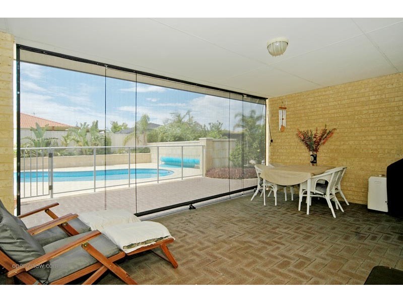 94 Golf Links Drive, Carramar WA 6031