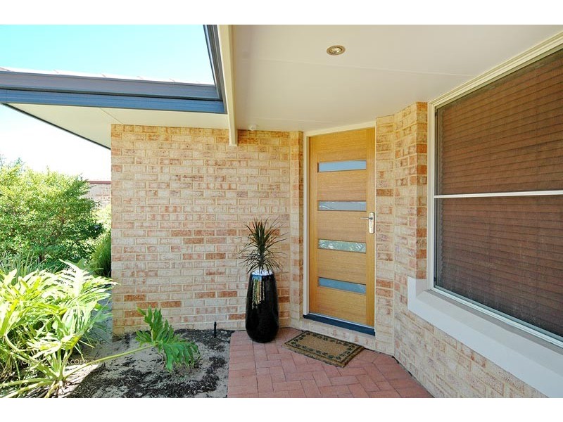 3 Carwoola Cir, Carramar WA 6031