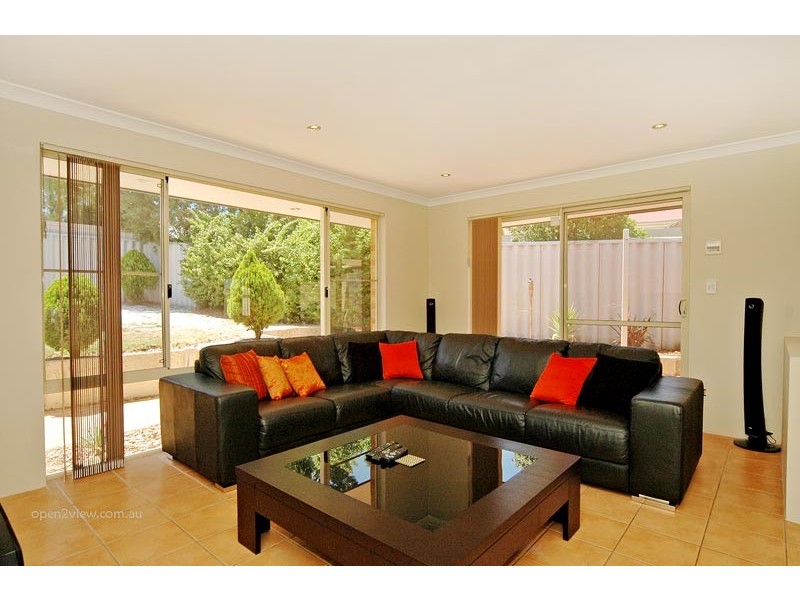 3 Carwoola Cir, Carramar WA 6031