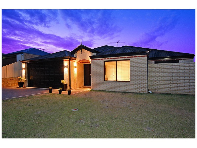 55 Yandella Promenade, Tapping WA 6065