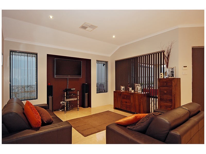 55 Yandella Promenade, Tapping WA 6065