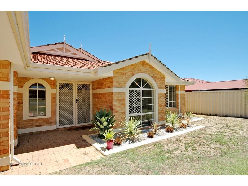 63 Mallina Circuit, Carramar WA 6031