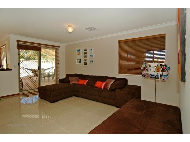 63 Mallina Circuit, Carramar WA 6031