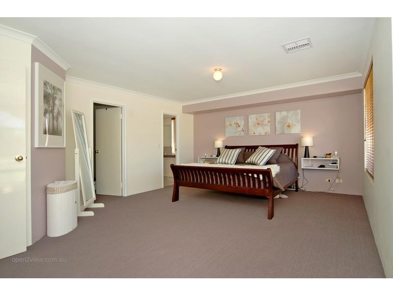 63 Mallina Circuit, Carramar WA 6031