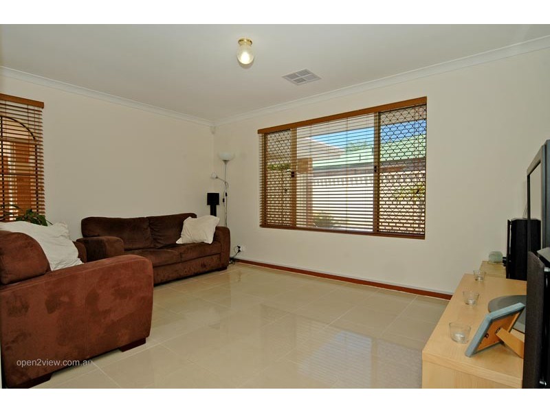 63 Mallina Circuit, Carramar WA 6031