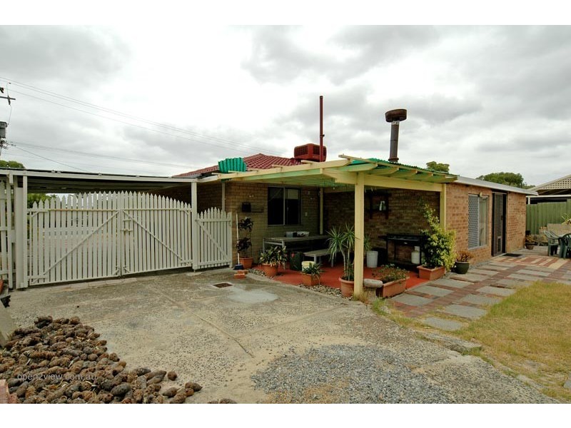 10 Elizabeth Rd, Wanneroo WA 6065