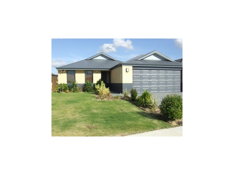28 Lauderdale Ramble, Carramar WA 6031