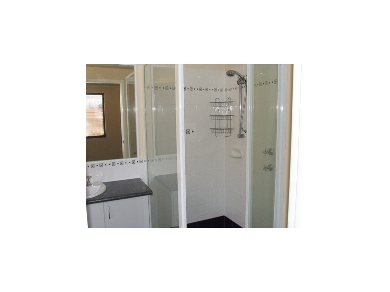 28 Lauderdale Ramble, Carramar WA 6031