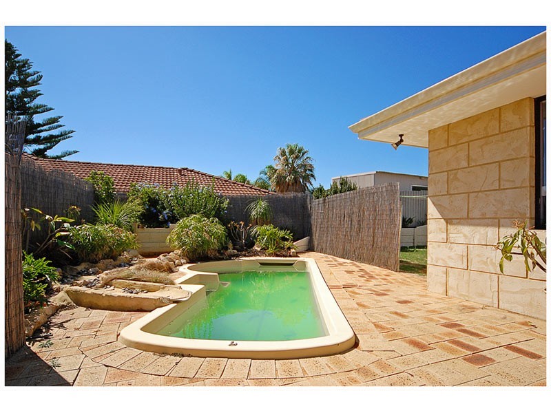 4 Redbud Trail, Edgewater WA 6027