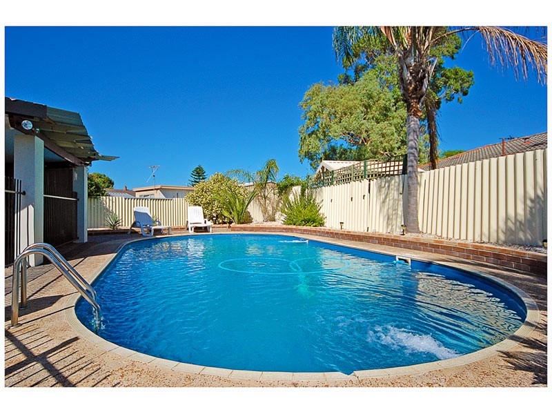41 Wanjina Cr, Wanneroo WA 6065
