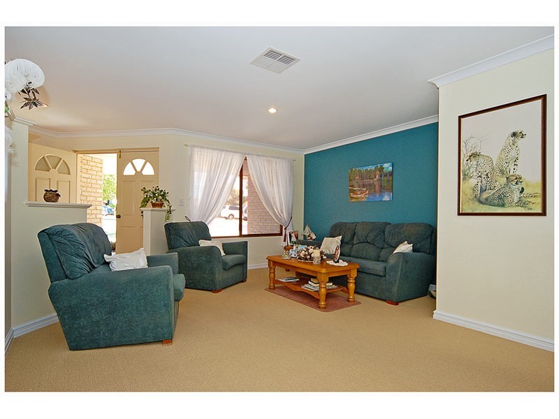 5 Merrang Circuit, Carramar WA 6031