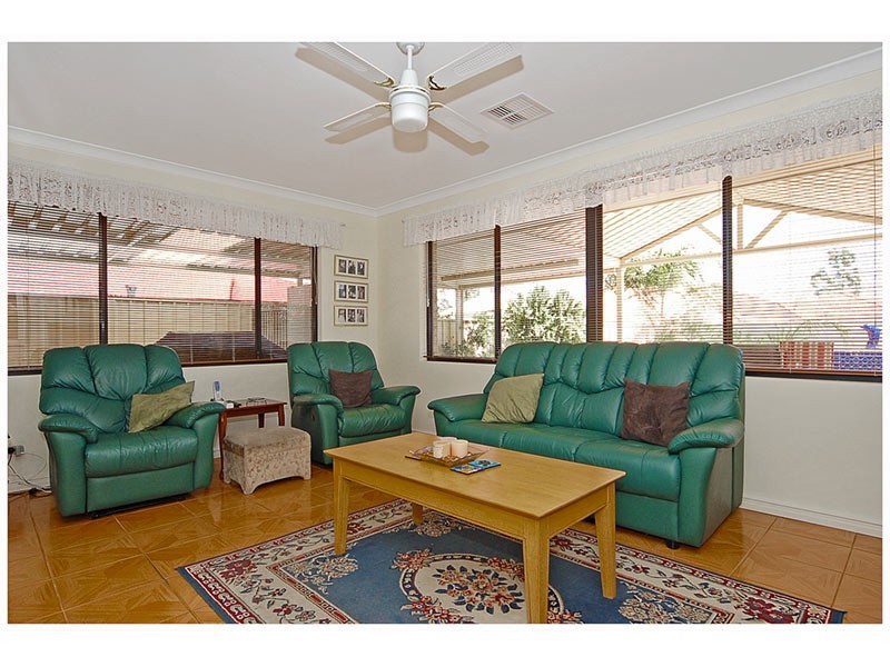 5 Merrang Circuit, Carramar WA 6031