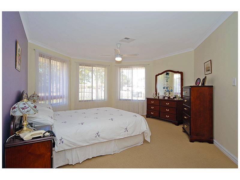 5 Merrang Circuit, Carramar WA 6031