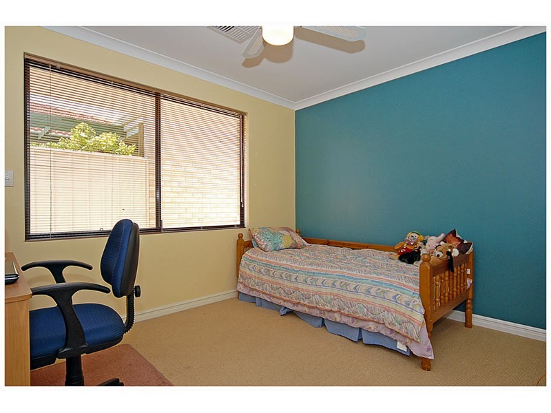 5 Merrang Circuit, Carramar WA 6031