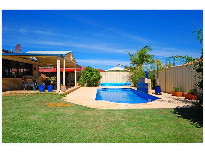 5 Merrang Circuit, Carramar WA 6031