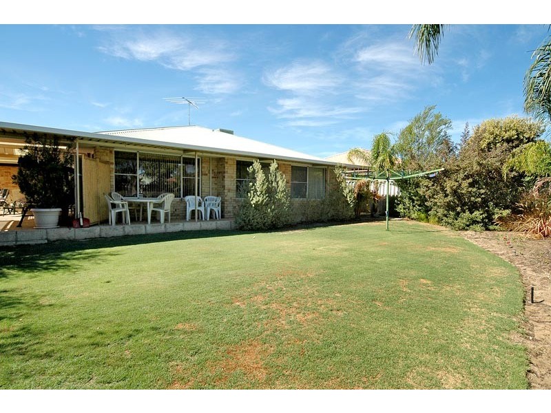 26 Balladong Loop, Carramar WA 6031