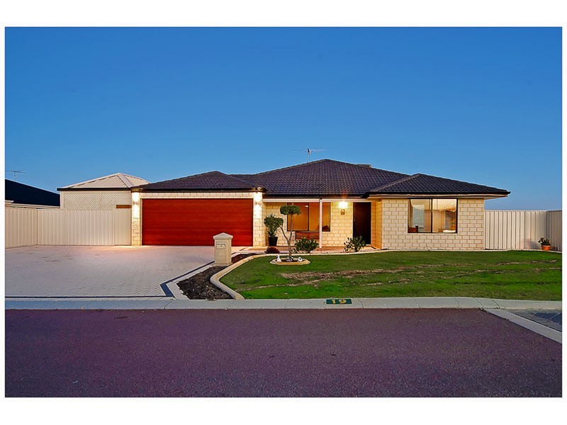 19 Bingarra Cr, Tapping WA 6065