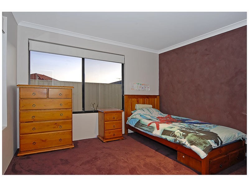 19 Bingarra Cr, Tapping WA 6065