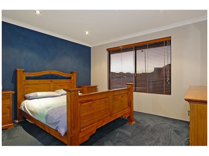 19 Bingarra Cr, Tapping WA 6065