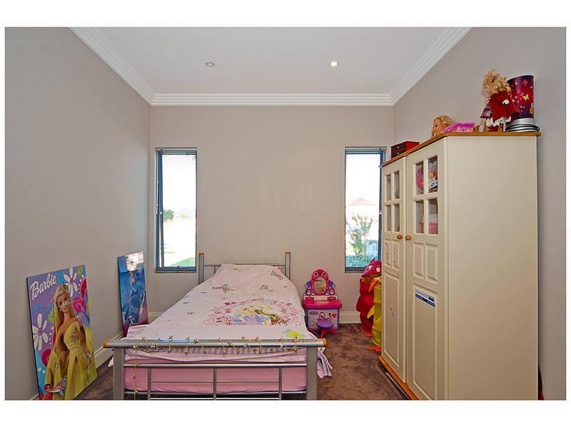 5 Calita Pass, Carramar WA 6031
