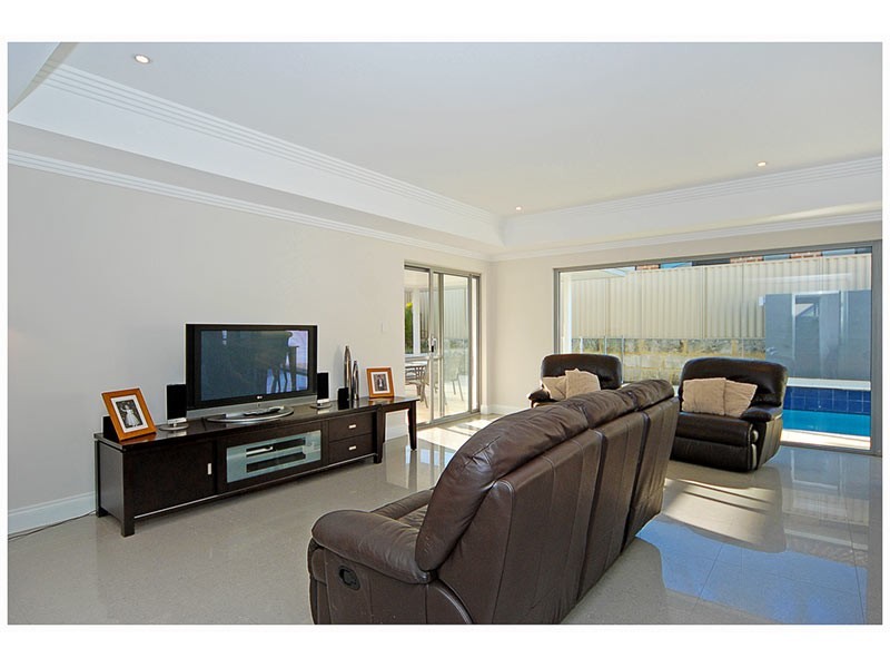 5 Calita Pass, Carramar WA 6031