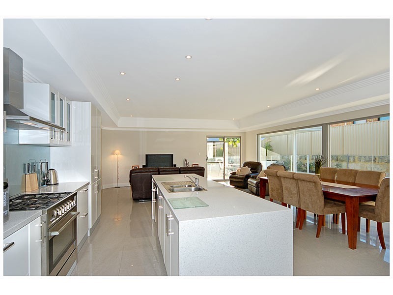 5 Calita Pass, Carramar WA 6031