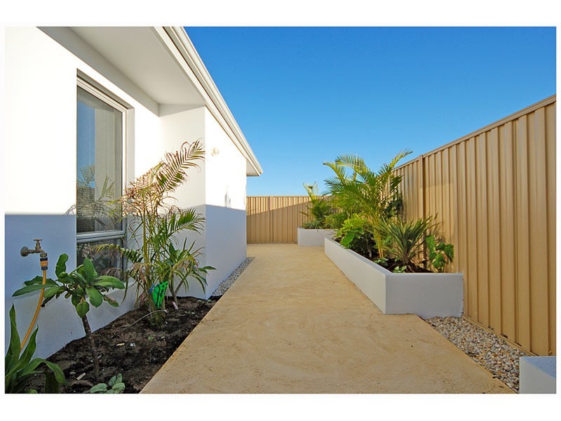 5 Calita Pass, Carramar WA 6031