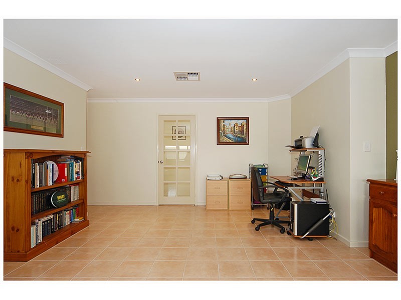 61 Jindare Loop, Carramar WA 6031