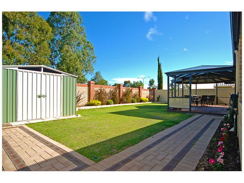 61 Jindare Loop, Carramar WA 6031