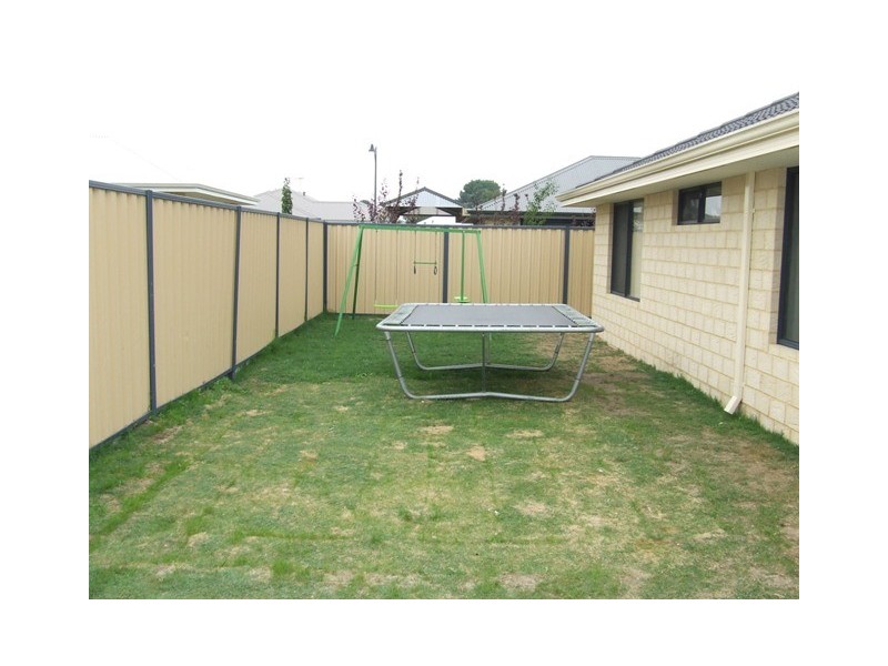 23 Goshawk Street, Tapping WA 6065