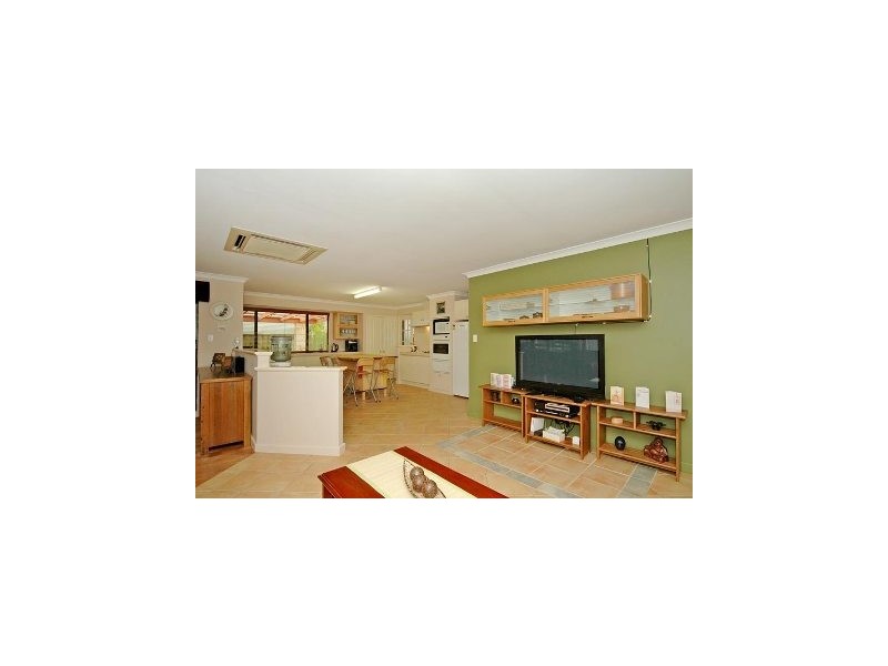 30  Balladong Loop, Carramar WA 6031
