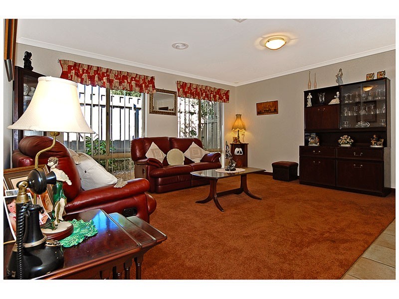 27 Eastleigh Loop, Currambine WA 6028