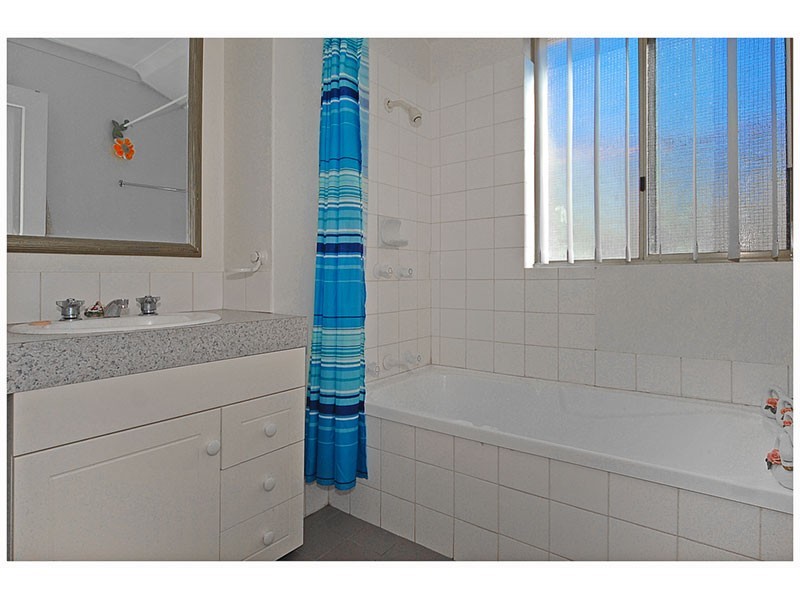 27 Eastleigh Loop, Currambine WA 6028