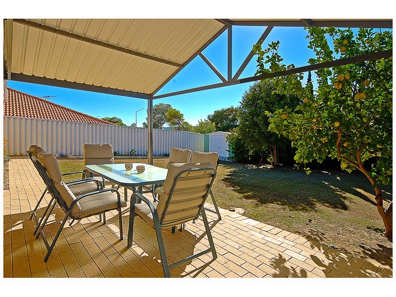 27 Eastleigh Loop, Currambine WA 6028