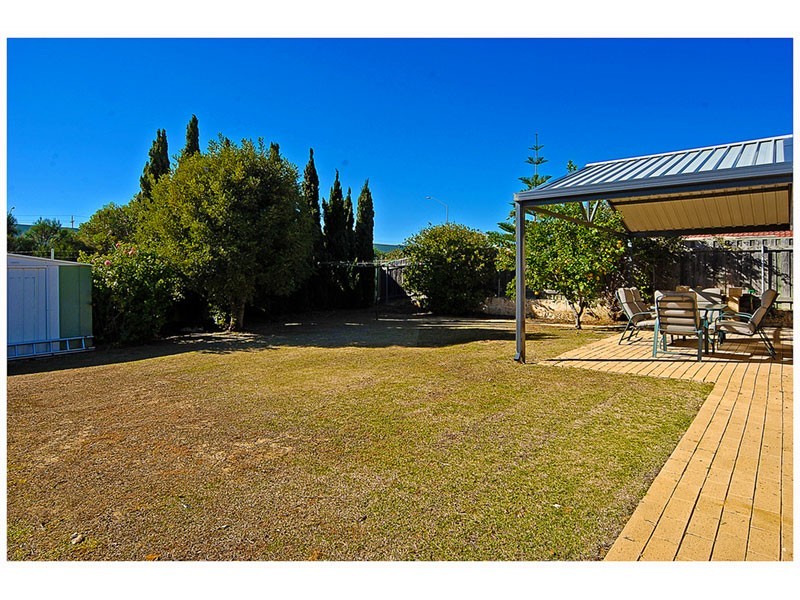 27 Eastleigh Loop, Currambine WA 6028