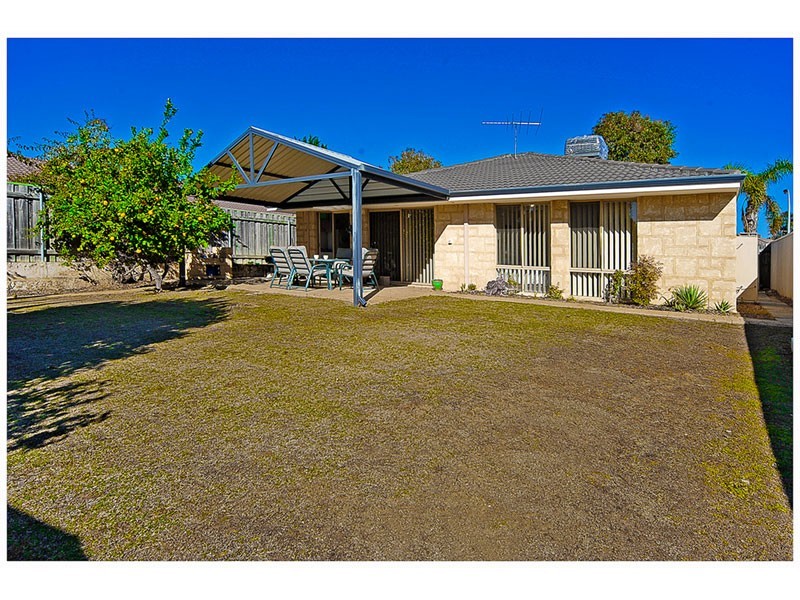 27 Eastleigh Loop, Currambine WA 6028