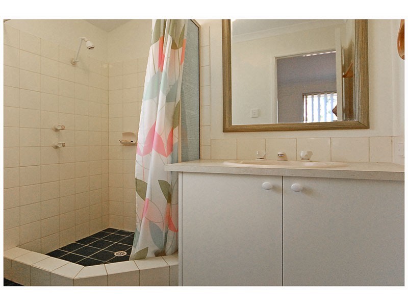 27 Eastleigh Loop, Currambine WA 6028