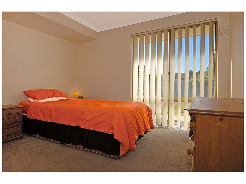 27 Eastleigh Loop, Currambine WA 6028