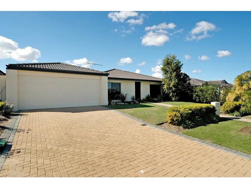 42 Monaltrie Loop, Carramar WA 6031