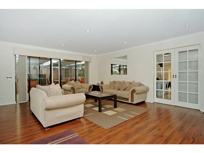 42 Monaltrie Loop, Carramar WA 6031